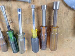 lot 780 image: (10) Assorted Nut Drivers and 5 Metal Putty Knife