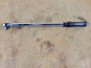 lot 786 image: Craftsman Model No. 944543 12 Drive Click-Type Torque Wrench