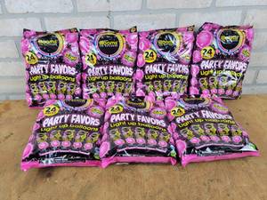 lot 811 image: (168) illooms LED Light Up Balloons - (7) Packs of 24