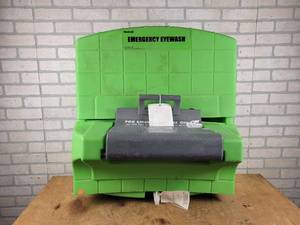 lot 816 image: Fend-All Emergency Eyewash Station - Pure flow 1000 - NO SHIPPING
