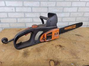 lot 836 image: Remington 16 electric Chainsaw - WORKS - NO SHIPPING