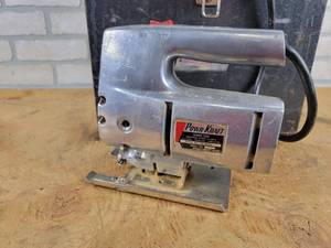 lot 846 image: Vintage Power Kraft Jigsaw in Steel Case - Model No. TPC-8963A