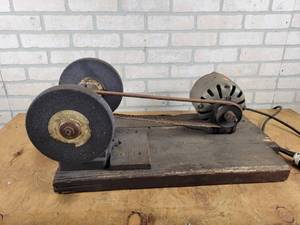 lot 848 image: CRAFTSMAN Cast Iron Belt Driven Bench Grinder with Motor - WORKS - NO SHIPPING