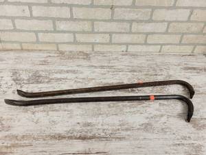lot 852 image: (2) 29 Crow Bars - NO SHIPPING