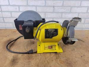 lot 861 image: Central Machinery WetDry Grinder - Tested and Works - NO SHIPPING