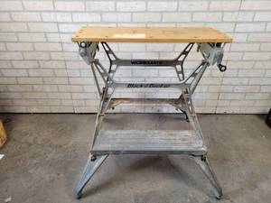 lot 915 image: Black & Decker Portable Folding Workmate Table - NO SHIPPING