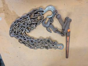 lot 943 image: 12 x 38 Log Chain and Chain Binder - NO SHIPPING