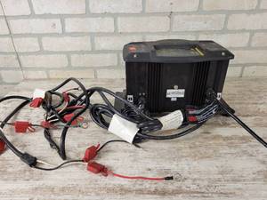 lot 707 image: MinnKota MK460D 4-Battery Onboard Battery Charger