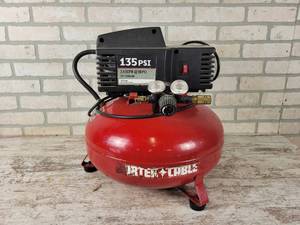 lot 708 image: Porter Cable 6-Gallon Air Compressor - Works and Holds Pressure - NO SHIPPING