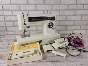 lot 952 image: Kenmore Ultra-Stitch 12 Sewing Machine - Tested and Works - NO SHIPPING