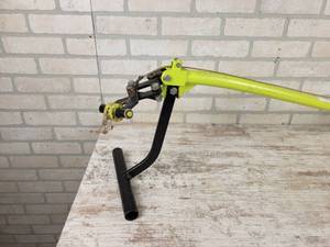 lot 960 image: Heavy Duty Weed Remover - NO SHIPPING