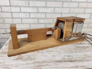 lot 970 image: Homemade Wood Lathe - NO SHIPPING
