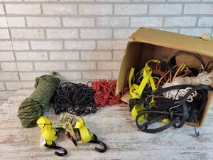 lot 974 image: Large Lot of Ratcheting Straps, Bungee Cords and Rope