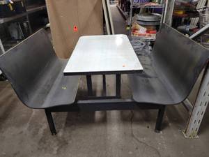 lot 975 image: Restaurant Booth - NOS HIPPING