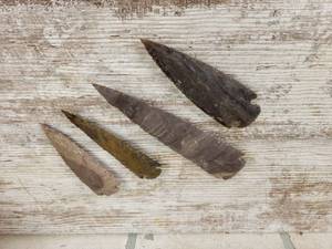 lot 1028 image: Collection of Spear and Arrowheads - Unsure if Authentic