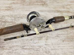 lot 1034 image: Bronson Lashless Model No. 1700 Baitcast Reel and Heddon Lifetime Pal 66 Rod - NO SHIPPING