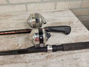 lot 1036 image: (2) ZEBCO Spincast Reels and Rods - NO SHIPPING
