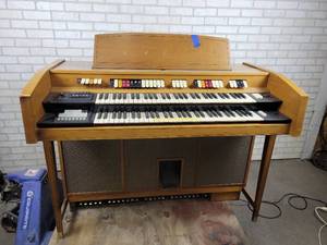 lot 1046 image: CONN Model 628 Rhapsody Organ - tested and Makes Sound - NO SHIPPING