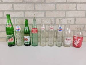 lot 162 image: (9) Vintage Glass Soda Bottle - Pepsi, Diet-Rite, St. Clair Beverages, Mountain Dew and More