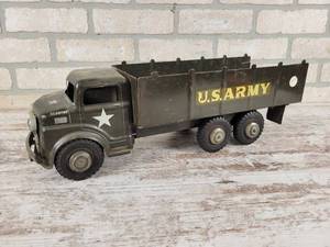 lot 292 image: 1950s MARX Lumar U.S. Army Pressed Steel 6 Wheel Cargo Carrier Truck