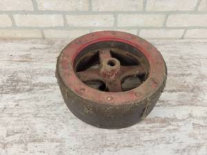 lot 299 image: Antique IH WoodSteel Tractor Pulley