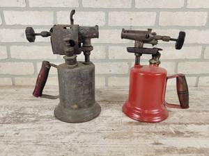 lot 355 image: Pair of Antique Torches