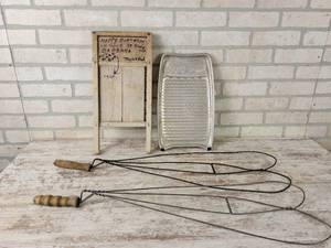 lot 382 image: (2) Vintage Washboards and (2) Antique Rug Beaters - NO SHIPPING