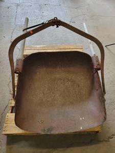 lot 463 image: Vintage Drag Bucket - NO SHIPPING