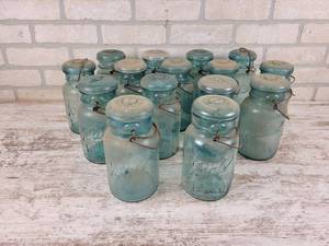 lot 471 image: (15) Antique Blue 1-Quart Ball Jars from 1923 to 1933 - NO SHIPPING
