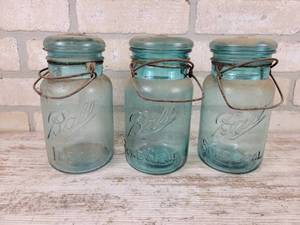 lot 473 image: (3) Antique Blue 1-Quart Ball Jars from 1910 to 1923 - NO SHIPPING