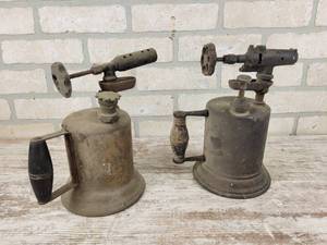 lot 478 image: (2) Antique Brass Torches