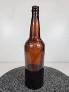 lot 49 image: RARE Vintage Engesser Brewery Picnic Bottle - St. Peter, MN