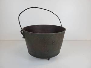 lot 100 image: Cast Iron Three-Leg Bean Pot