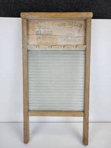 lot 109 image: Glass National Washboard Co. - No. 860 - The Glass King