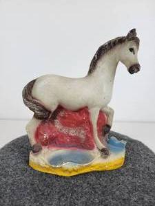 lot 113 image: Chalkware Horse Statue