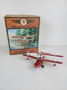 lot 121 image: Wings of Texaco The Duck 1936 Keystone-Loening Commuter (8th in the Series) Die Cast Airplane Model