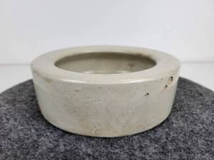 lot 122 image: Vintage Stoneware Dish