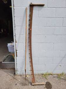 lot 130 image: Antique 2-Man Saw and 5-Tine Spear - NO SHIPPING