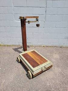 lot 7 image: Antique Restored Grain Scale - CHAS. T. TAYLOR  Mankato, MN - WORKS - NO SHIPPING