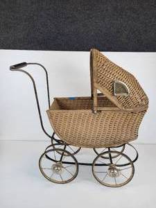 lot 142 image: Vintage Baby Doll Carriage