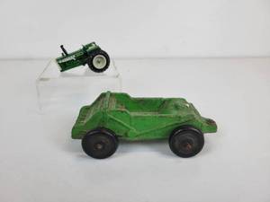 lot 225 image: Arcor Safe Play Toy and Small Oliver Tractor