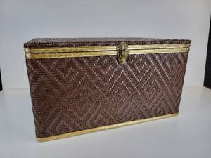 lot 239 image: Vintage Storage Box - NO SHIPPING