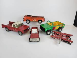 lot 240 image: Nylint and Tonka Trucks for Parts