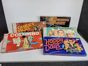 lot 337 image: Lot of (5) Board Games - Charlies Angels, Columbo, Battlestar Galactica, The Waltons, and Happy Days