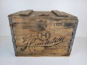 lot 3 image: John Hauenstein Brewing Co. of New Ulm, MN Beer Bottle Crate