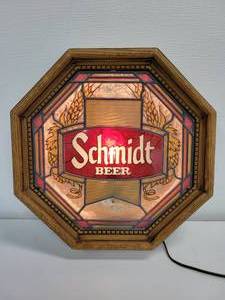 lot 29 image: 1978 Schmidt Beer Octagon Beer Sign - WORKS