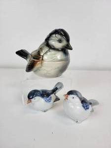 lot 415 image: Set of (3) Ceramic Birds