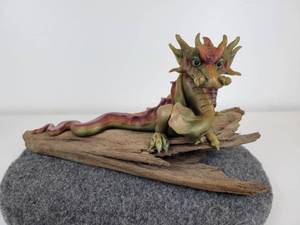 lot 422 image: Vintage Dragon Candle on Driftwood - NO SHIPPING