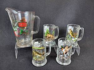 lot 440 image: Schmidt Beer Wildlife Collector Series Pitcher & Glasses