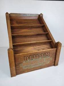 lot 444 image: Vintage Wood Diadem Unbreakable Hair Pins Point-of-Sale Display
